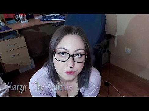 ❤️ Neska sexy betaurrekoekin dildoa zurrupatzen du kameraren aurrean ❌ Sluts %eu.sexindrag.ruan ☑