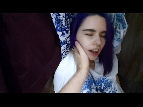 ❤️ Nire ahizpa armairuan aurkitu eta lagundu zion esperma ❌ Sluts %eu.sexindrag.ruan ☑